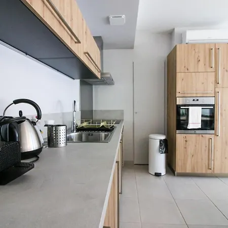 Le Celya, Jacuzzi Et Parking Privatif Avec Borne De Recharge Voiture Electrique Apartment Sarlat-la-Caneda Exterior photo