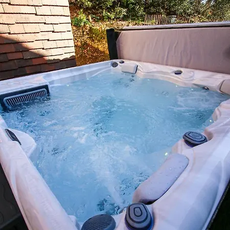 Le Celya, Jacuzzi Et Parking Privatif Avec Borne De Recharge Voiture Electrique Apartment Sarlat-la-Caneda Exterior photo